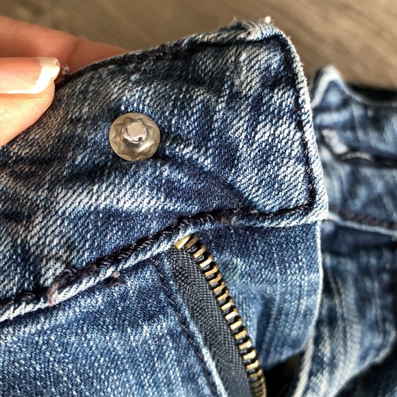 Silver Diva shorts missing button - Picture 6 of 6